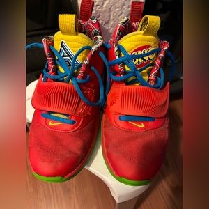 Nike Zoom Freak 3 NRG in UNO Red - boy size 4 Y.